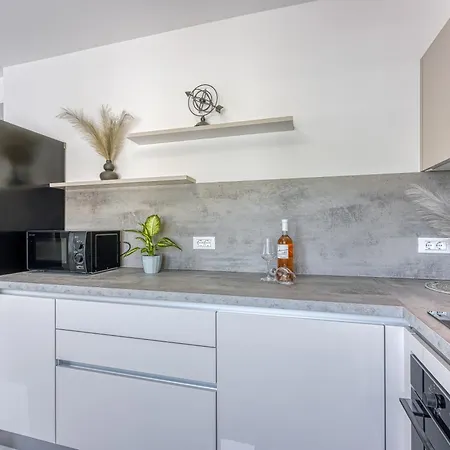 Apartment Luana With Private Pool